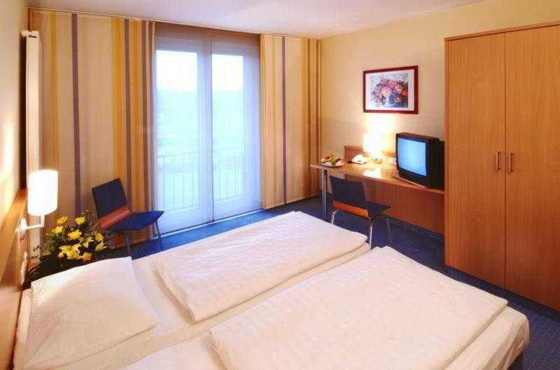 Elaya Hotel Wolfenbuettel Ehemals Rilano 24 7 Hotel Вольфенбюттель Экстерьер фото